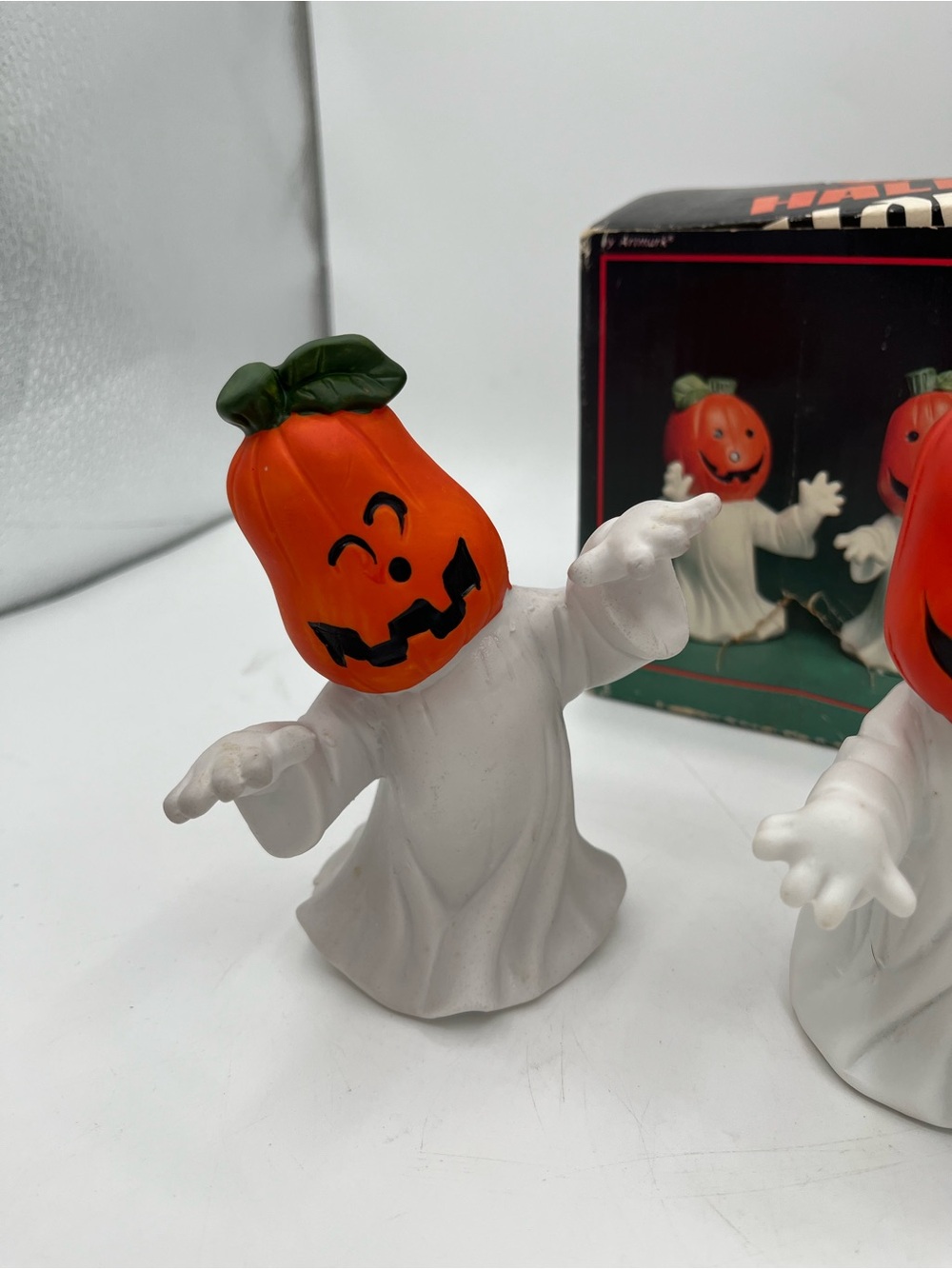 Artmark Ceramic Goofy Ghosts Figurines set of 3 - Picture 2 of 9